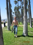 Arnold Schwarzenegger am Strand von SB